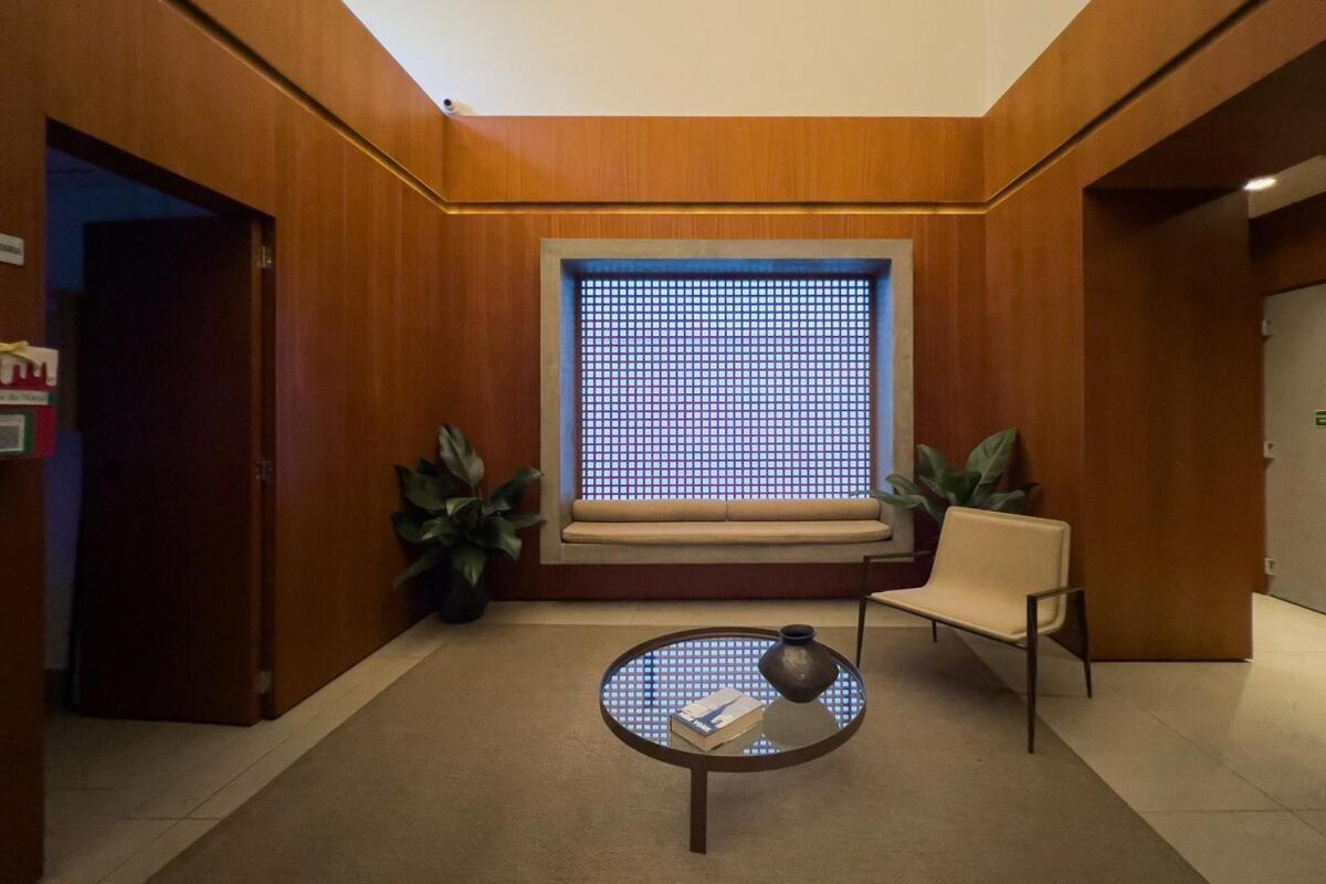 Just Brooklin, A Smart, Modern Space Apartment *