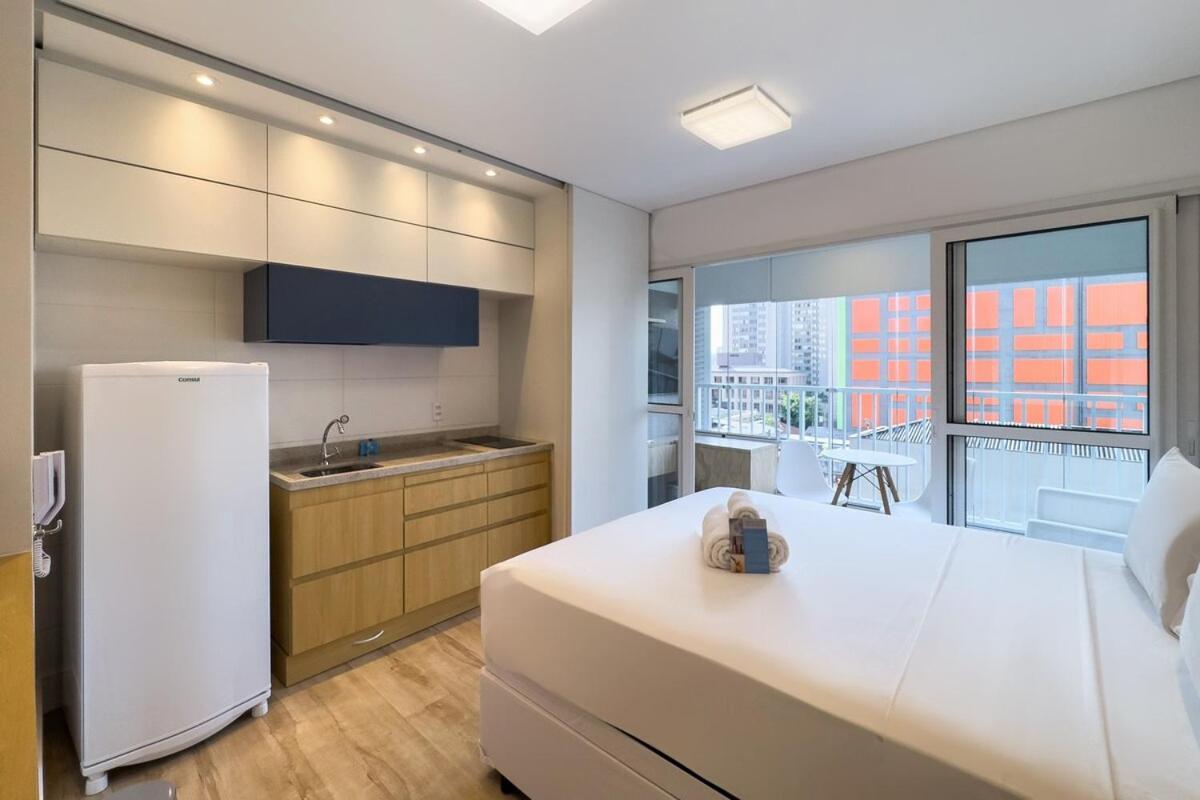 Just Brooklin, A Smart, Modern Space Apartment *